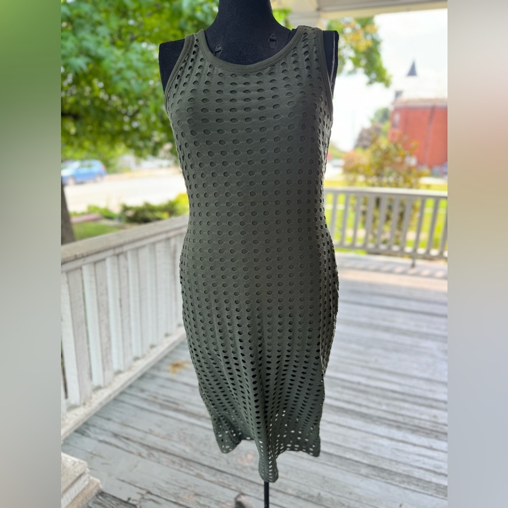 Belle & Sky bodycon eyelet dress